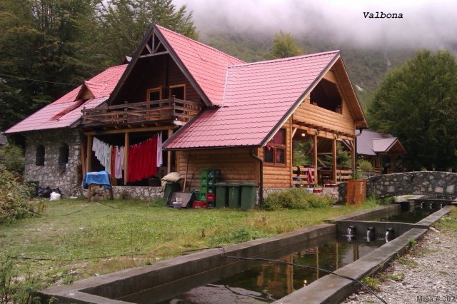 Albánií křížem krážem